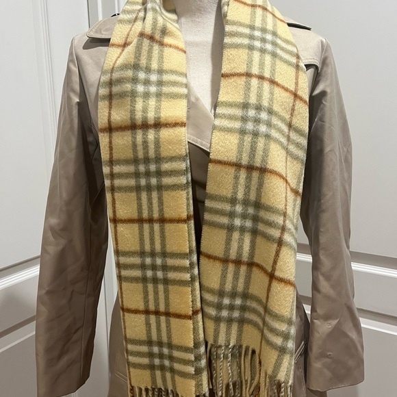 BURBERRY CASHMERE SCARF - Picture 5 of 6